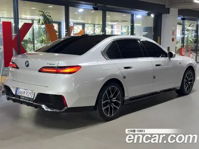 BMW 7 Series 2024 — Şəkil 13/20