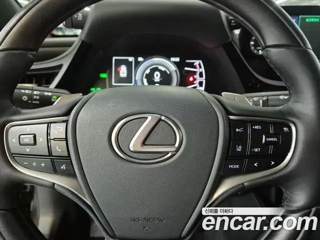 Lexus ES300h 2026 — ფოტო 1/20
