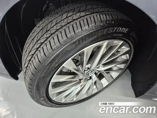Lexus ES300h 2026 — ფოტო 14/20
