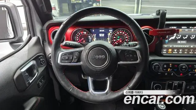 Jeep Wrangler 2021 — ფოტო 30/34