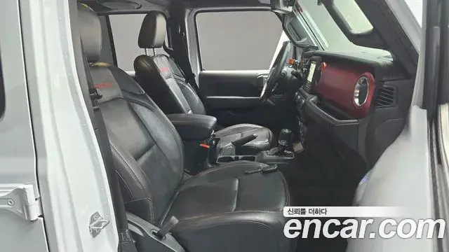 Jeep Wrangler 2021 — ფოტო 8/34