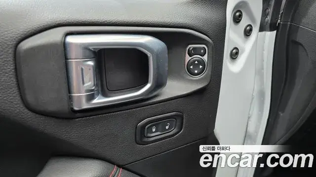 Jeep Wrangler 2021 — ფოტო 12/34