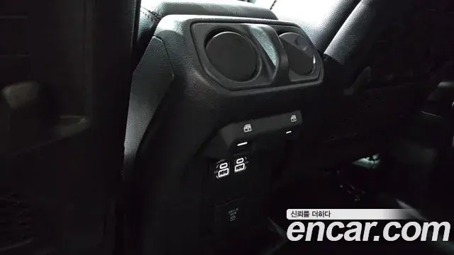 Jeep Wrangler 2021 — ფოტო 16/34