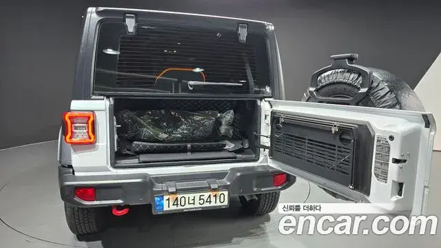 Jeep Wrangler 2021 — ფოტო 34/34