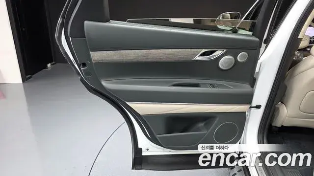 Genesis GV80 2024 — Photo 29/36