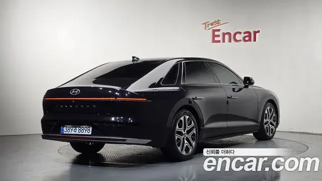 Hyundai Grandeur 2023 — Photo 2/20