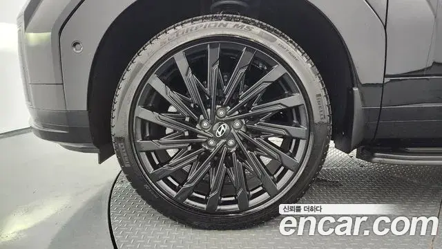 Hyundai Santa Fe 2025 — ფოტო 8/37