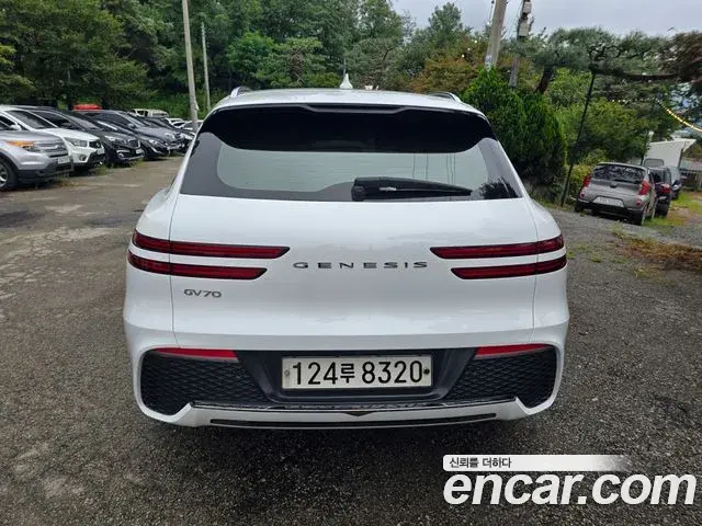Genesis GV70 2021 — Photo 6/20