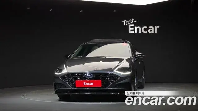 Hyundai Sonata Hybrid 2019 — Photo 20/33