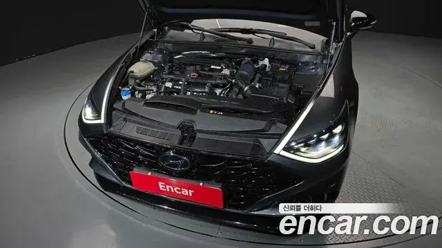 Hyundai Sonata Hybrid 2019 — Photo 17/33