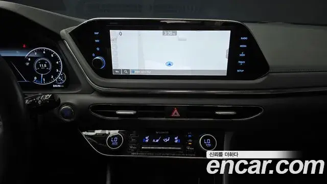 Hyundai Sonata Hybrid 2019 — Photo 3/33