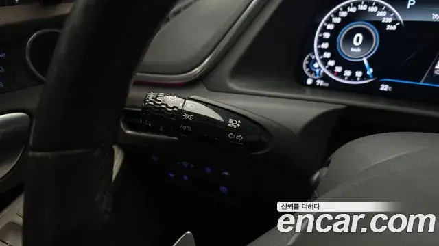 Hyundai Sonata Hybrid 2019 — Photo 11/33