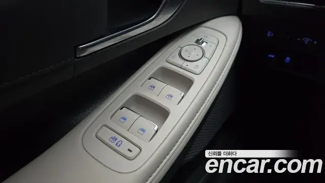 Hyundai Sonata Hybrid 2019 — Photo 1/33