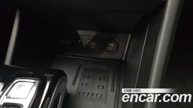 Hyundai Sonata Hybrid 2019 — Photo 18/33