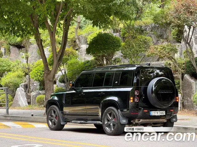 Land Rover Defender 2023 — Фото 3/20