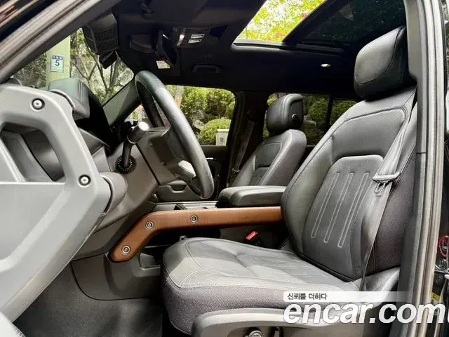 Land Rover Defender 2023 — Фото 14/20