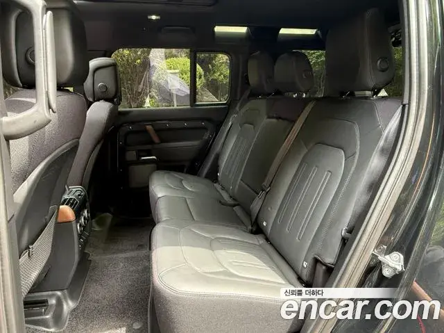 Land Rover Defender 2023 — Фото 15/20