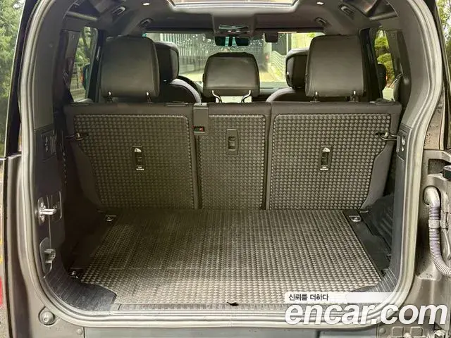 Land Rover Defender 2023 — Фото 16/20
