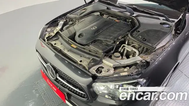 Mercedes-Benz E-Class 2021 — Photo 6/20