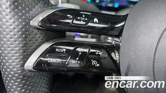 Mercedes-Benz E-Class 2021 — Photo 18/20