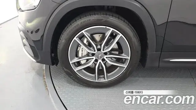 Mercedes-Benz GLB-Class 2025 — Фото 5/20