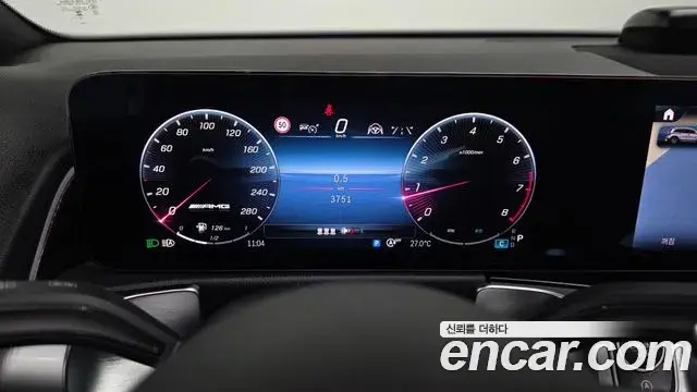 Mercedes-Benz GLB-Class 2025 — Фото 8/20