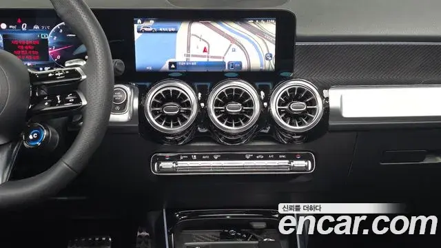 Mercedes-Benz GLB-Class 2025 — Фото 13/20