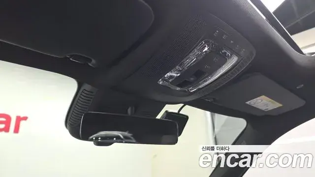 Mercedes-Benz GLB-Class 2025 — Фото 17/20