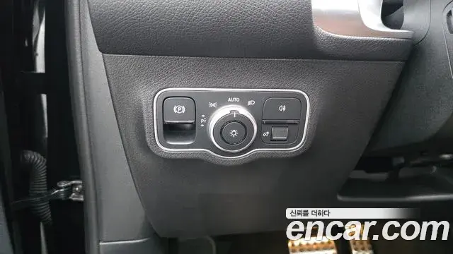 Mercedes-Benz GLB-Class 2025 — Фото 19/20