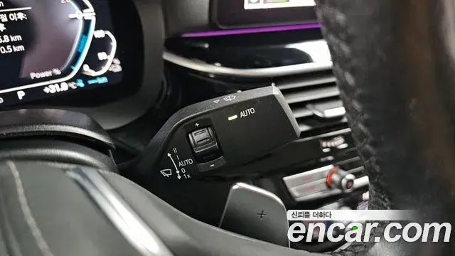 BMW 5 Series 2020 — Photo 8/31