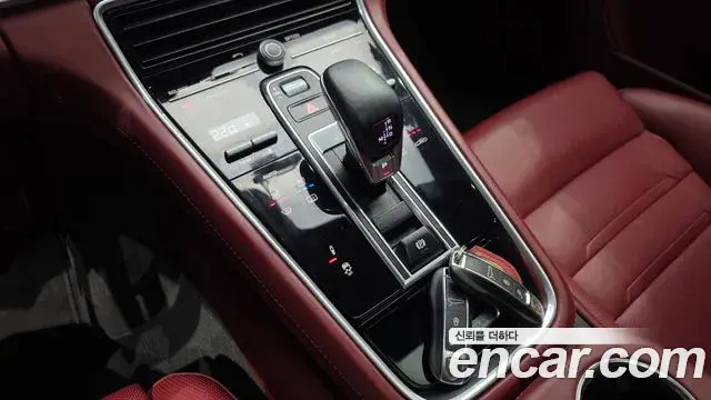 Porsche Panamera 2018 — Фото 9/20
