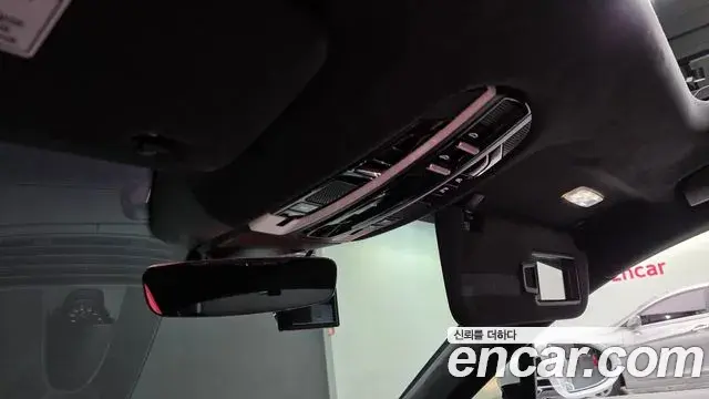 Porsche Panamera 2018 — Фото 19/20