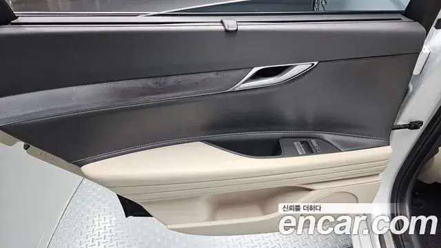 Genesis G80 2022 — ფოტო 14/34