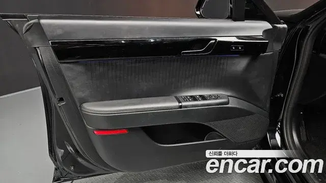 Hyundai Grandeur Hybrid 2023 — Photo 34/40