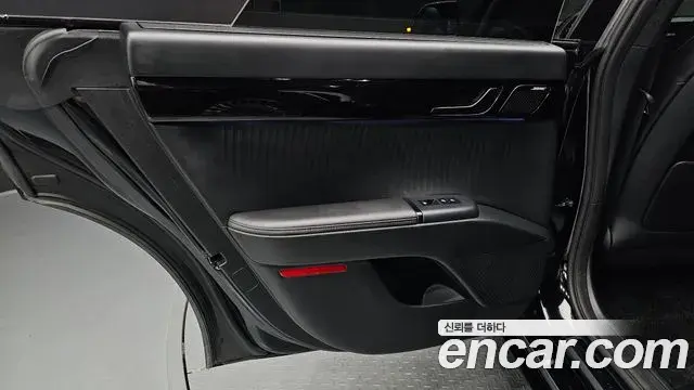 Hyundai Grandeur Hybrid 2023 — Photo 4/40