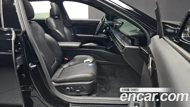 Hyundai Grandeur Hybrid 2023 — Photo 29/40