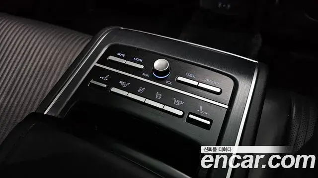 Hyundai Grandeur Hybrid 2023 — Photo 2/40