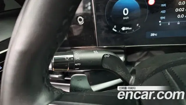 Hyundai Grandeur Hybrid 2023 — Photo 18/40