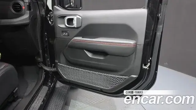 Jeep Wrangler 2024 — Şəkil 27/32