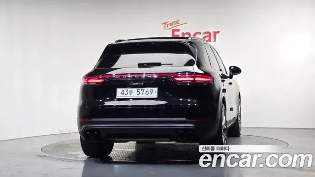 Porsche Cayenne 2019 — Şəkil 11/31