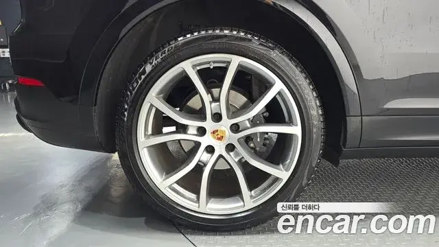 Porsche Cayenne 2019 — Şəkil 7/31