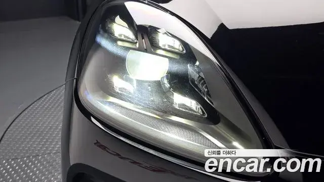 Porsche Cayenne 2019 — Şəkil 29/31