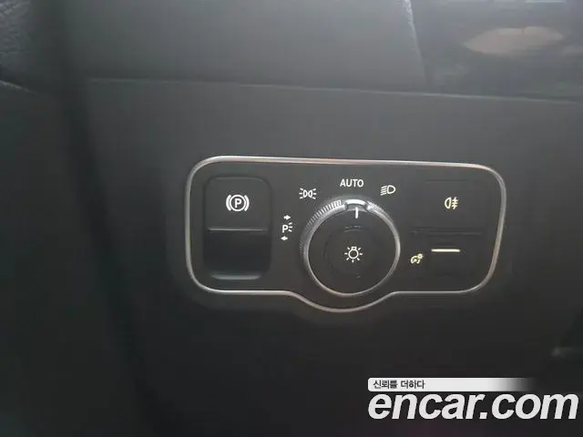 Mercedes-Benz GLA-Class 2023 — Фото 12/20