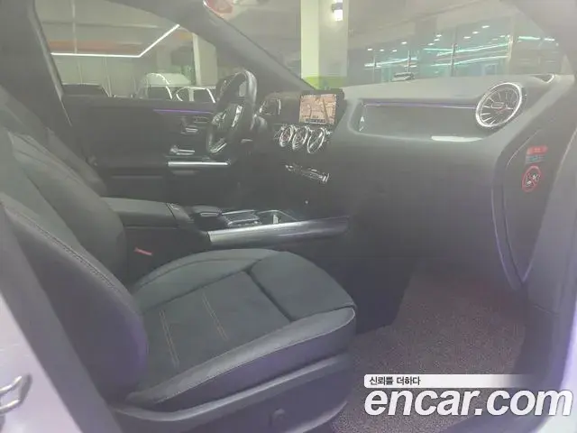 Mercedes-Benz GLA-Class 2023 — Фото 14/20