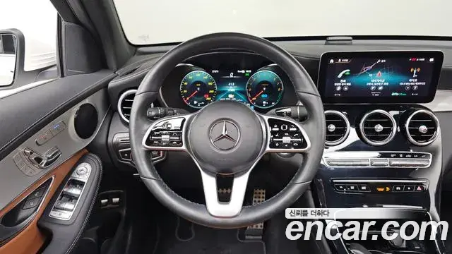 Mercedes-Benz GLC-Class 2022 — Photo 9/34