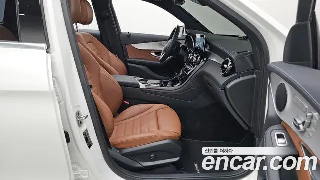 Mercedes-Benz GLC-Class 2022 — Photo 21/34
