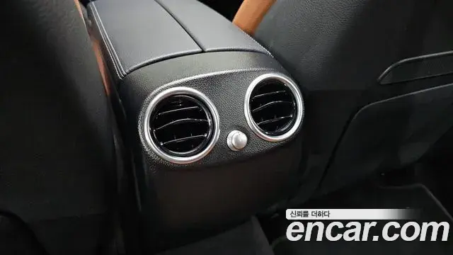 Mercedes-Benz GLC-Class 2022 — Photo 12/34