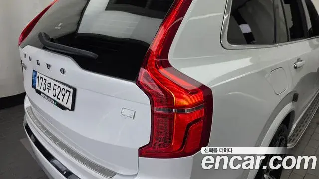 Volvo XC90 2022 — ფოტო 10/37