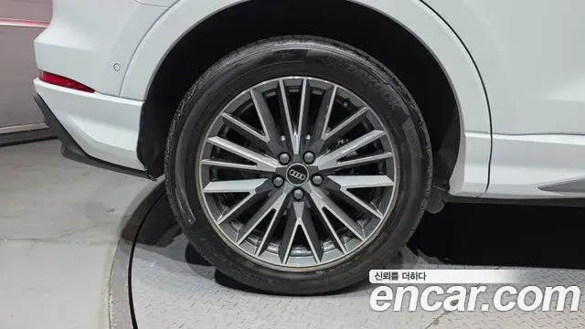 Audi Q3 2022 — Şəkil 28/31