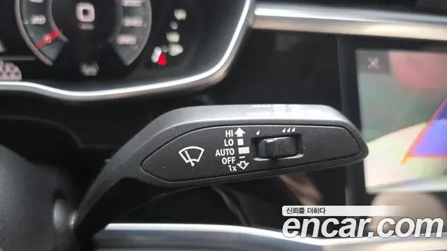 Audi Q3 2022 — Şəkil 12/31